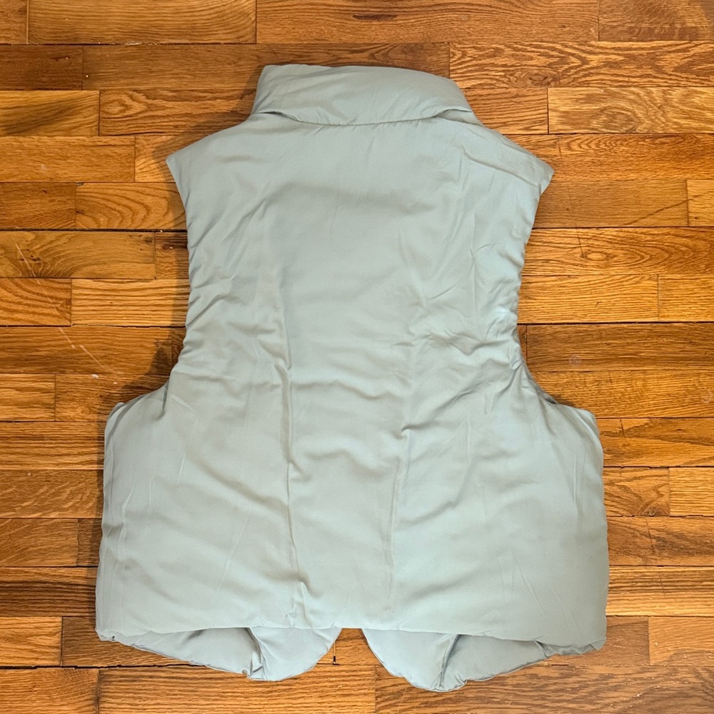 BDG Women's Puffer Vest - Picture 4 of 8